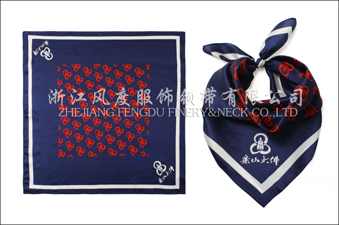 10063303_樂(lè)山大佛真絲小方巾規(guī)格：53x53cm編號(hào)：樂(lè)山大佛-1.jpeg